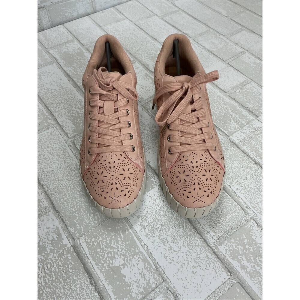Blush Reta Easy Spirit Sneakers Shoes Size 8.5 In New Condition With Out Box